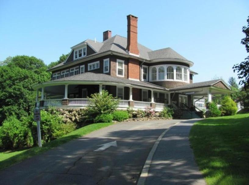 Welcome To Hat City Danbury, A Suburban Retreat Exterior foto