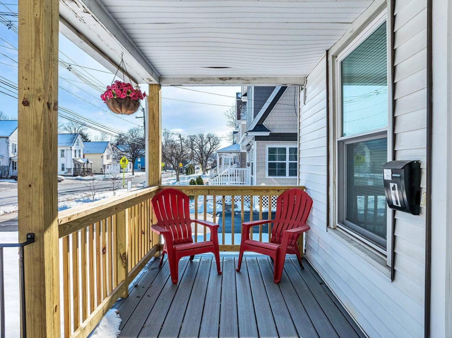 Welcome To Hat City Danbury, A Suburban Retreat Exterior foto